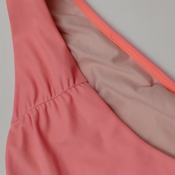 Victoria Secret size large peach bikini bottom, lined - Picture 2 of 6